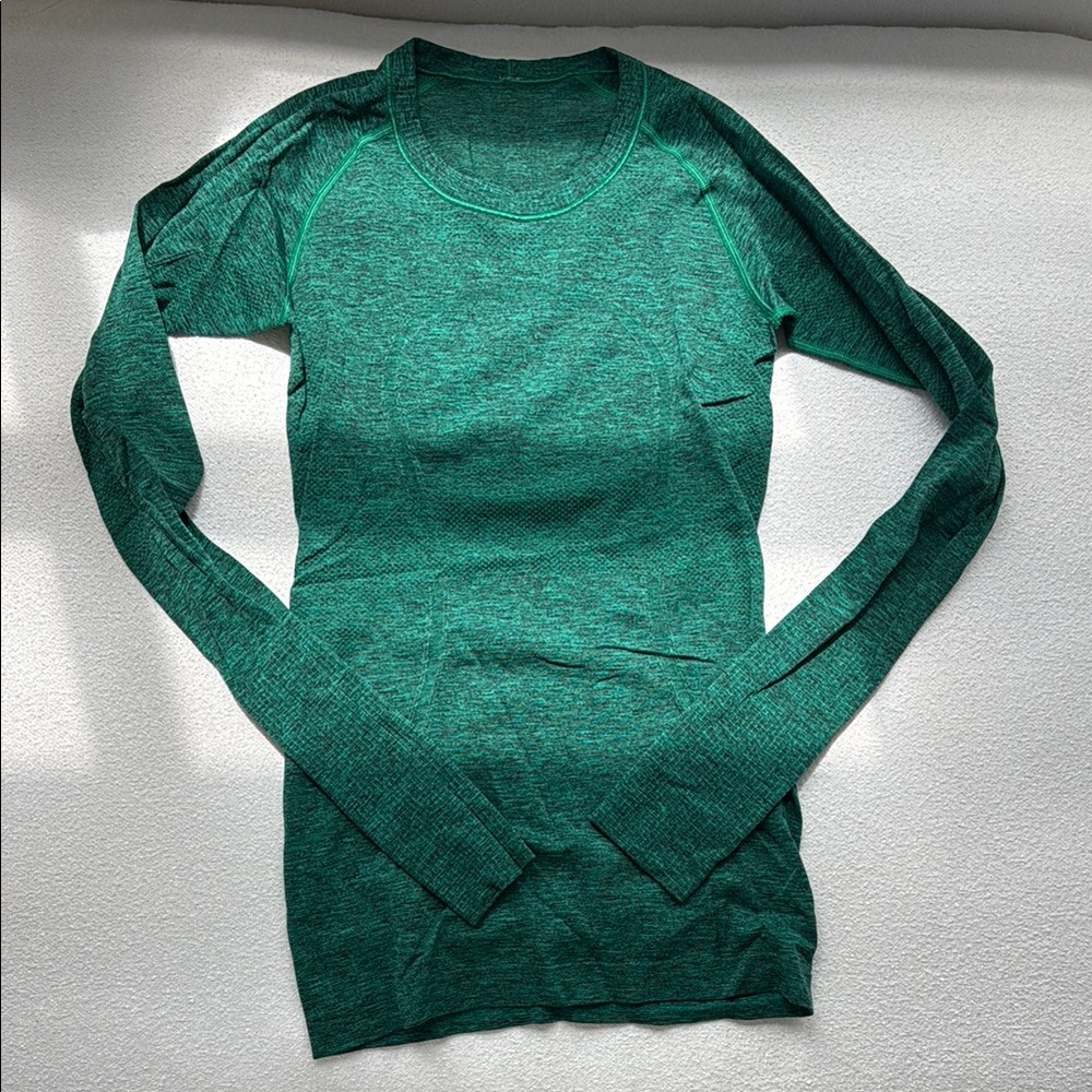 Lululemon Run Swiftly size 4